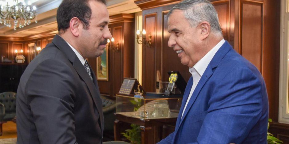 محافظ الإسكندرية يستقبل وزير التموين والمدير التنفيذي لجهاز “مستقبل مصر” بديوان عام المحافظة محافظ الإسكندرية يستقبل وزير التموين والمدير التنفيذي لجهاز “مستقبل مصر” بديوان عام المحافظة