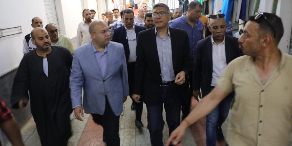 بديلاً عن الأسواق العشوائية.. محافظ الجيزة يتفقد سوق العياط الحضاري (صور)