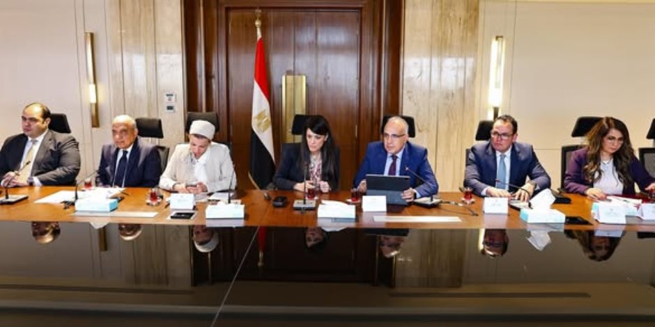 المشاط: تنسيق حكومي موسّع لتنفيذ المرحلة الثانية من آلية MFA لتعزيز استقرار الاقتصاد الكلي وتحسين بيئة الأعمال المشاط: تنسيق حكومي موسّع لتنفيذ المرحلة الثانية من آلية MFA لتعزيز استقرار الاقتصاد الكلي وتحسين بيئة الأعمال