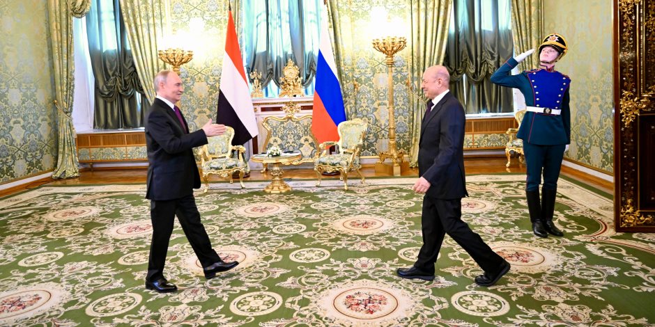 العليمى ينهى زيارته الأولى إلى روسيا.. وحفاوة بوتين فى الاستقبال تفتح باب الدعم الروسى للشرعية اليمنية العليمى ينهى زيارته الأولى إلى روسيا.. وحفاوة بوتين فى الاستقبال تفتح باب الدعم الروسى للشرعية اليمنية