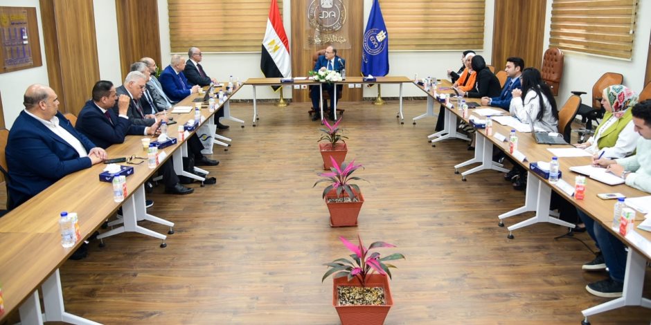هيئة الدواء المصرية تعقد اجتماعًا موسعًا مع ممثلي المجلس التصديري للصناعات الطبية هيئة الدواء المصرية تعقد اجتماعًا موسعًا مع ممثلي المجلس التصديري للصناعات الطبية