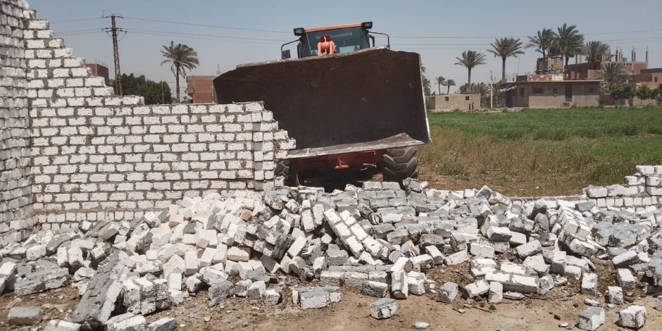 تنفيذ 35 قرار إزالة للتعديات على الأراضي الزراعية و أملاك الدولة بالواحات البحرية والبدرشين وأطفيح تنفيذ 35 قرار إزالة للتعديات على الأراضي الزراعية و أملاك الدولة بالواحات البحرية والبدرشين وأطفيح