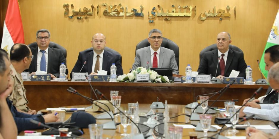 محافظ الجيزة يوجه باتخاذ إجراءات احترازية لتحصين شوادر وأسواق الماشية