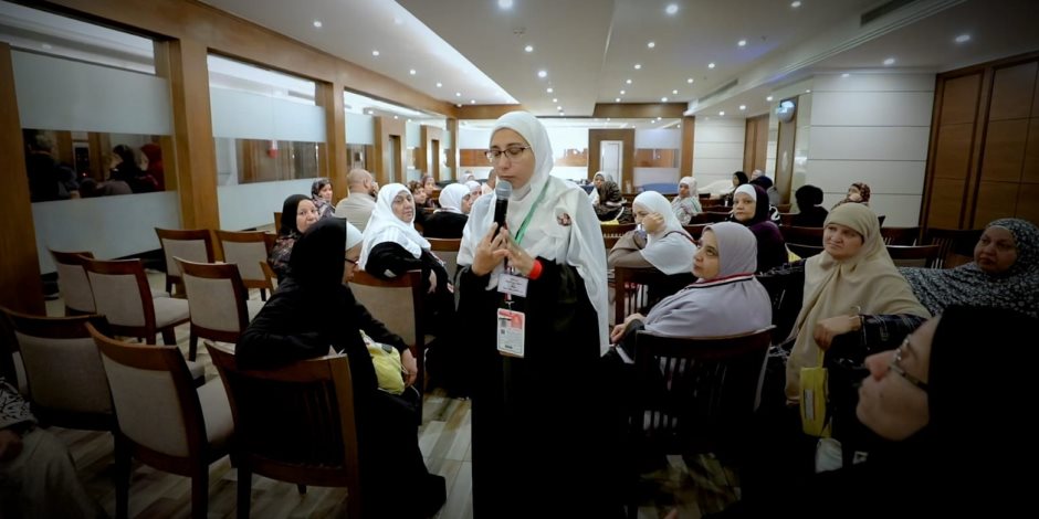 ندوات دينية لحجاج القرعة بمكة المكرمة لتعريفهم بطريقة أداء المناسك ندوات دينية لحجاج القرعة بمكة المكرمة لتعريفهم بطريقة أداء المناسك