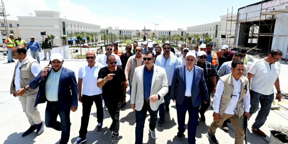 وزير الإسكان يتفقد أعمال إنشاء كوبري C3 و"سكن لكل المصريين" والمدينة التراثية بمدينة العلمين الجديدة وزير الإسكان يتفقد أعمال إنشاء كوبري C3 و"سكن لكل المصريين" والمدينة التراثية بمدينة العلمين الجديدة