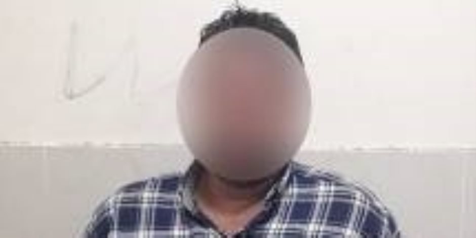 ضبط شخص فى القليوبية متهم بالنصب على راغبى حجز وحدات سكنية بالمدن الساحلية ضبط شخص فى القليوبية متهم بالنصب على راغبى حجز وحدات سكنية بالمدن الساحلية
