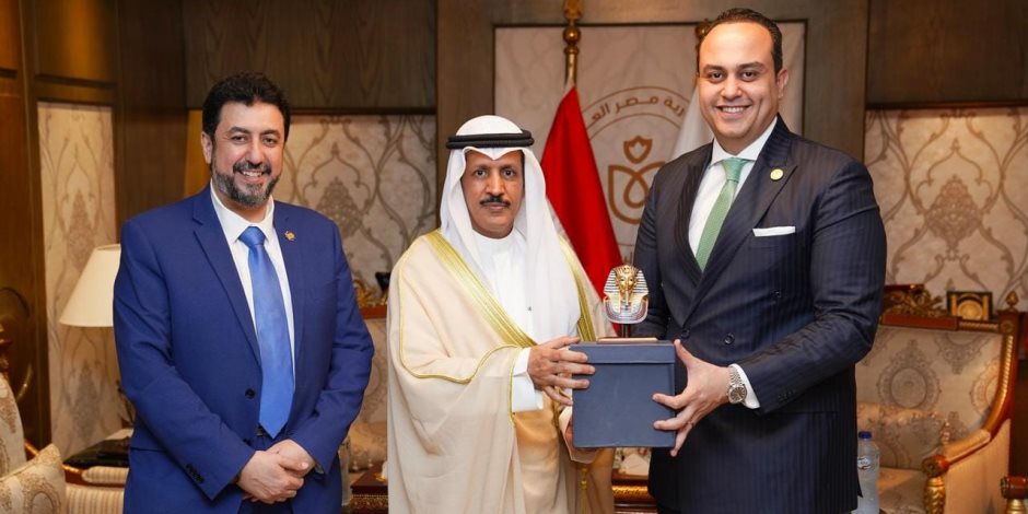 رئيس هيئة الرعاية الصحية يلتقي رئيس الاتحاد العربي لإدارة الطوارئ والأزمات لبحث سبل التعاون المشترك رئيس هيئة الرعاية الصحية يلتقي رئيس الاتحاد العربي لإدارة الطوارئ والأزمات لبحث سبل التعاون المشترك