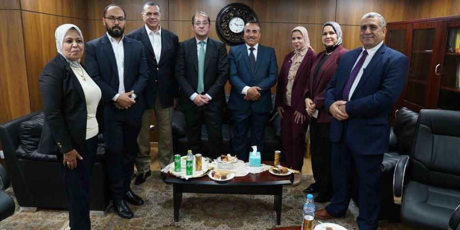 جولة ميدانية لوزير المالية بمركز كبار ومتوسطي الوجه البحرى بالإسكندرية جولة ميدانية لوزير المالية بمركز كبار ومتوسطي الوجه البحرى بالإسكندرية