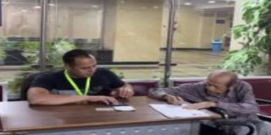 وزارة الداخلية تواصل التسهيل على الراغبين في الحصول على الخدمات والمستندات الشرطية وزارة الداخلية تواصل التسهيل على الراغبين في الحصول على الخدمات والمستندات الشرطية