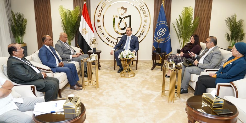 رئيس هيئة الرعاية الصحية يلتقي أعضاء مجلسي النواب والشيوخ للاستماع لمطالب المواطنين تمهيدا للتشغيل الرسمي لمنظومة التأمين الصحي الشامل بمحافظة أسوان رئيس هيئة الرعاية الصحية يلتقي أعضاء مجلسي النواب والشيوخ للاستماع لمطالب المواطنين تمهيدا للتشغيل الرسمي لمنظومة التأمين الصحي الشامل بمحافظة أسوان