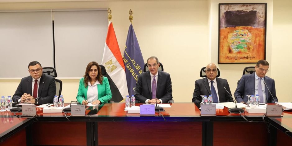 وزراء الاتصالات والتنمية المحلية والعدل والإسكان والزراعة يجتمعون لمتابعة الموقف الحالى لمنظومة الرقم القومى العقارى وإعداد اللائحة التنفيذية للقانون وزراء الاتصالات والتنمية المحلية والعدل والإسكان والزراعة يجتمعون لمتابعة الموقف الحالى لمنظومة الرقم القومى العقارى وإعداد اللائحة التنفيذية للقانون