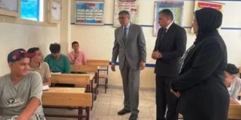 بعد بدء اللجان .. تداول أسئلة اللغة الإنجليزية وإجاباتها للشهادة الإعدادية بمحافظة القاهرة