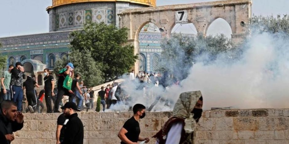 أدوا طقوسا تلمويدة ورقصات استفزازية ...مئات المستوطنين يقتحمون باحات المسجد الأقصى بحماية شرطة الاحتلال الإسرائيلى أدوا طقوسا تلمويدة ورقصات استفزازية ...مئات المستوطنين يقتحمون باحات المسجد الأقصى بحماية شرطة الاحتلال الإسرائيلى