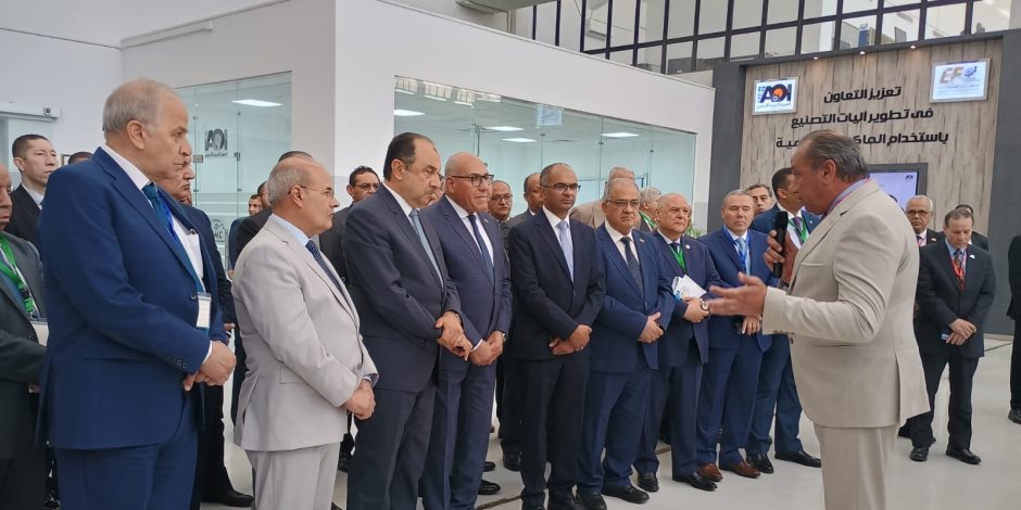 نائب وزير الإسكان يُشارك بورشة عمل بمصنع المحركات بعنوان"رقمنة وتصنيع قطع الغيار بأحدث تقنيات الطباعة