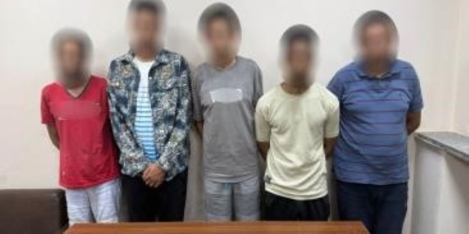 كشف ملابسات ما تبلغ للأجهزة الأمنية بالاستيلاء على مبلغ مالى من أحد الأشخاص بالجيزة كشف ملابسات ما تبلغ للأجهزة الأمنية بالاستيلاء على مبلغ مالى من أحد الأشخاص بالجيزة