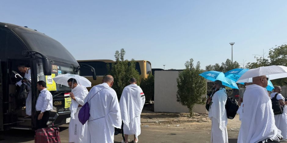 في مشهد من الوفاء.. أسر شهداء الشرطة يصلون عرفات برعاية كاملة من الداخلية في مشهد من الوفاء.. أسر شهداء الشرطة يصلون عرفات برعاية كاملة من الداخلية