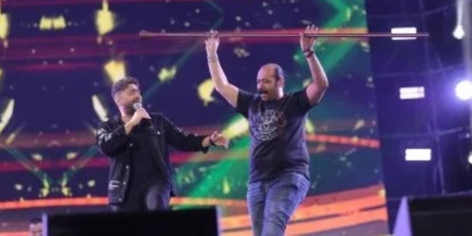 محمد ثروت يرقص بالمزمار فى حفل تامر حسنى.. صور