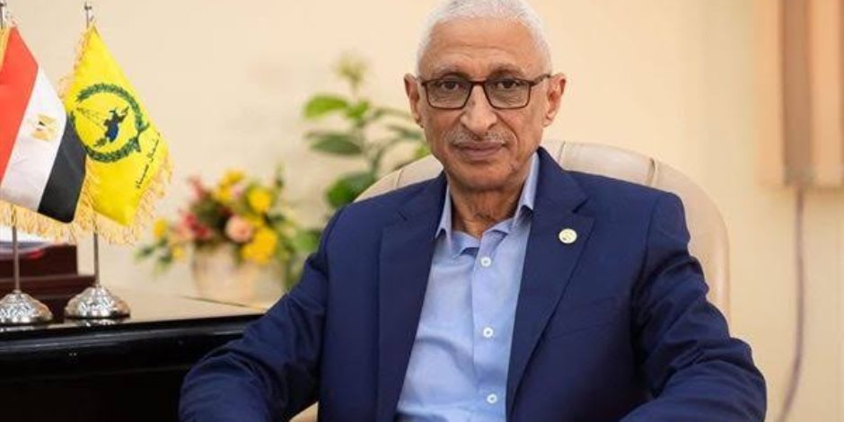 محافظ شمال سيناء يقرر استمرار عمل أجهزة المرافق والخدمات حلال عيد الأضحى ويوجه بذبح الأضاحي بالمجازر محافظ شمال سيناء يقرر استمرار عمل أجهزة المرافق والخدمات حلال عيد الأضحى ويوجه بذبح الأضاحي بالمجازر