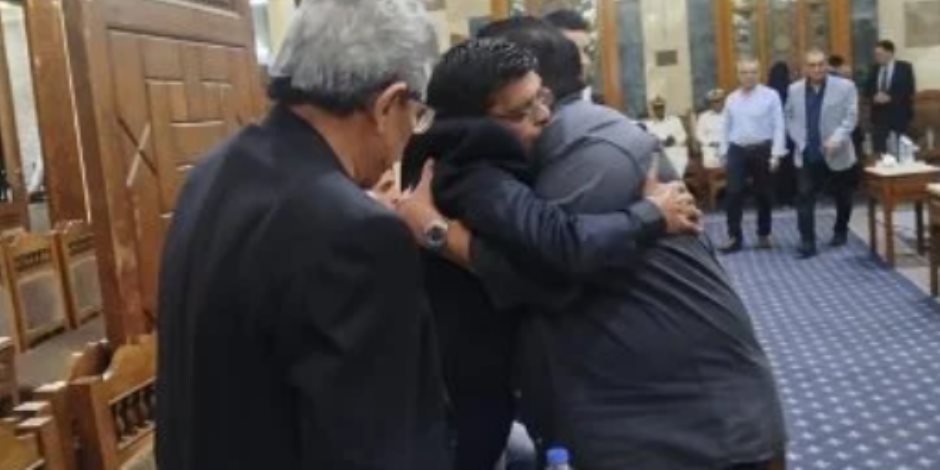 محمد هنيدى وأشرف زكى وعمرو عبد العزيز يشاركون فى عزاء سميحة أيوب (صور) محمد هنيدى وأشرف زكى وعمرو عبد العزيز يشاركون فى عزاء سميحة أيوب (صور)