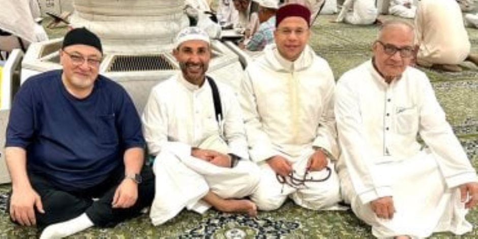 المطرب أحمد سعد ذهب للحج مع خالد الجندي ولديه حفل غنائي ثالث أيام العيد