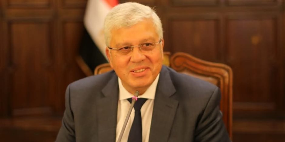 د. أيمن عاشور يصغى لطلاب الجامعات ويخطط معهم للمستقبل فى حوار مفتوح حول المهارات وسوق العمل د. أيمن عاشور يصغى لطلاب الجامعات ويخطط معهم للمستقبل فى حوار مفتوح حول المهارات وسوق العمل