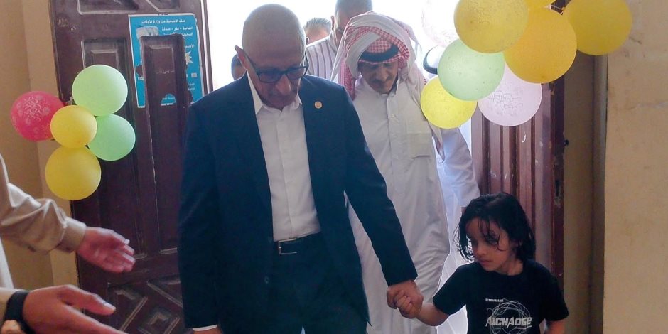 محافظ شمال سيناء يتفقد أحوال المواطنين بمدينة الحسنة ويلبي عدد من طلباتهم الخاصة (صور) محافظ شمال سيناء يتفقد أحوال المواطنين بمدينة الحسنة ويلبي عدد من طلباتهم الخاصة (صور)