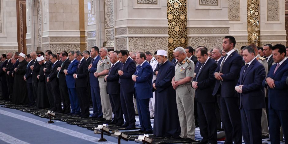 الرئيس السيسي يهنئ الشعب المصري والأمتين العربية والإسلامية بعيد الأضحى الرئيس السيسي يهنئ الشعب المصري والأمتين العربية والإسلامية بعيد الأضحى