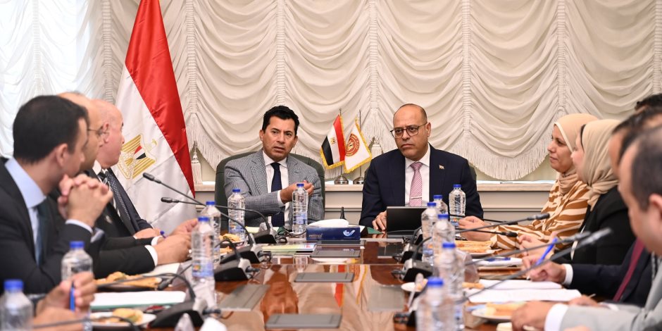 وزير العمل يستقبل وزير الشباب والرياضة لبحث التعاون في مجالات التوظيف والتدريب المهني وزير العمل يستقبل وزير الشباب والرياضة لبحث التعاون في مجالات التوظيف والتدريب المهني