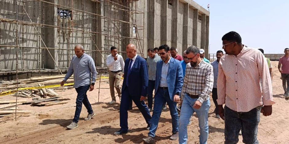 وزير الإسكان يتابع مشروعات المرافق الجاري تنفيذها بالعبور الجديدة والأراضي المضافة لها وزير الإسكان يتابع مشروعات المرافق الجاري تنفيذها بالعبور الجديدة والأراضي المضافة لها