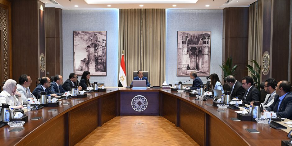 رئيس الوزراء يناقش خطة العمل لإجراء التعداد العام للسكان والإسكان والمنشآت 2027 رئيس الوزراء يناقش خطة العمل لإجراء التعداد العام للسكان والإسكان والمنشآت 2027
