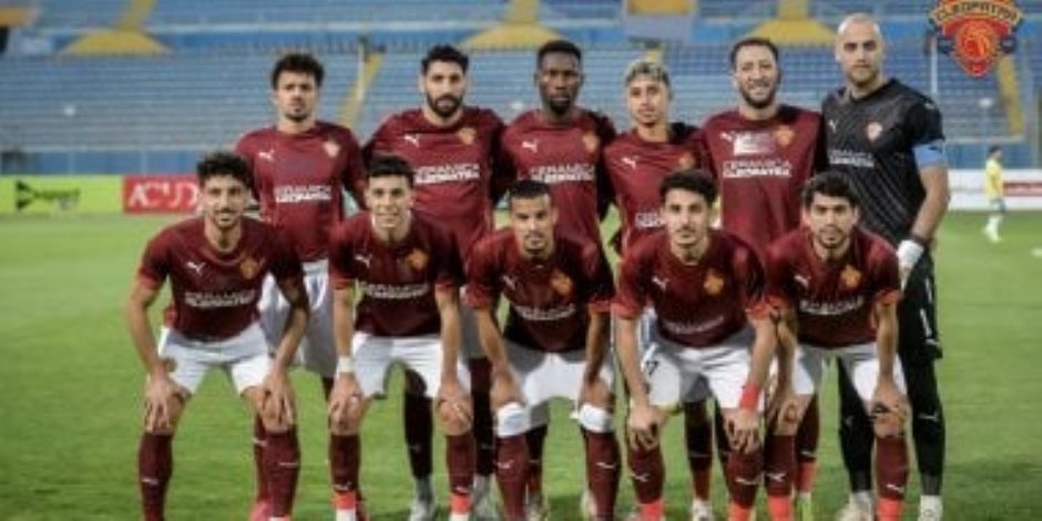 كلاكيت ثالث مرة ..احتفالات جنونية للاعبى سيراميكا بعد تتويجهم بكأس عاصمة مصر .. فيديو