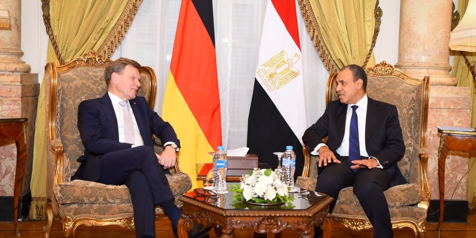 وزير الخارجية يجرى يلتقي نظيره الألمانى ويؤكد استمرار مشاركة الشركات الألمانية في مشروعات تطوير البنية التحتية المصرية وزير الخارجية يجرى يلتقي نظيره الألمانى ويؤكد استمرار مشاركة الشركات الألمانية في مشروعات تطوير البنية التحتية المصرية