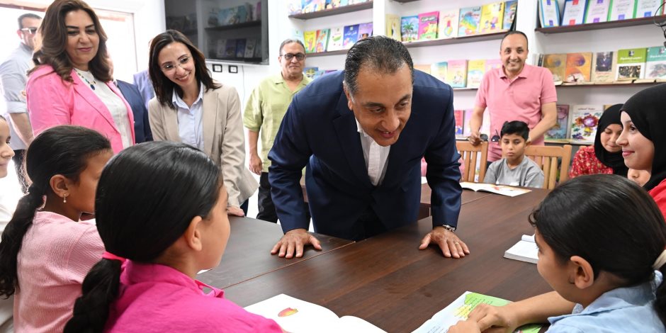 رئيس الوزراء يتفقد مشروع "كتابك" الثقافي بقرية زاوية صقر بمحافظة البحيرة رئيس الوزراء يتفقد مشروع "كتابك" الثقافي بقرية زاوية صقر بمحافظة البحيرة