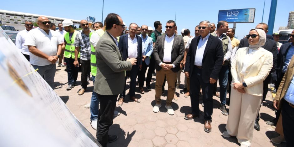 وزير الإسكان ومحافظ الإسكندرية يتفقدان مشروع توسعة وتطوير الكورنيش وترميم واجهات بعض العقارات وزير الإسكان ومحافظ الإسكندرية يتفقدان مشروع توسعة وتطوير الكورنيش وترميم واجهات بعض العقارات