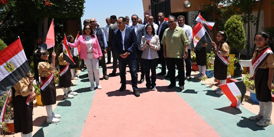 رئيس الوزراء يتفقد مدرسة رزق درويش الابتدائية بزاوية صقر الطلاب: البرنامج الصيفي مهم جدا لصقل المهارات رئيس الوزراء يتفقد مدرسة رزق درويش الابتدائية بزاوية صقر الطلاب: البرنامج الصيفي مهم جدا لصقل المهارات