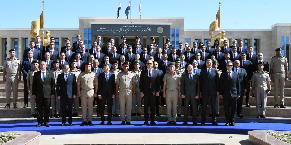 الأكاديمية العسكرية تحتفل بتخرج الدورة التدريبية الرابعة لأعضاء هيئة الرقابة الإدارية
الأكاديمية العسكرية تحتفل بتخرج الدورة التدريبية الرابعة لأعضاء هيئة الرقابة الإدارية
