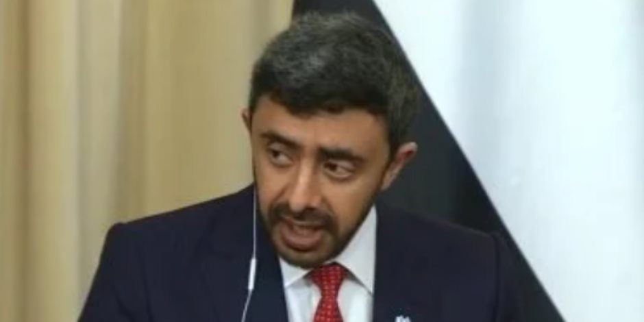 وزير خارجية الإمارات يجري اتصالات موسعة مع عدة دول لتجنب التصعيد الإقليمي وزير خارجية الإمارات يجري اتصالات موسعة مع عدة دول لتجنب التصعيد الإقليمي