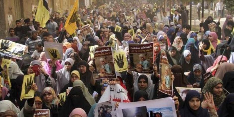 جناح الأخوات الدرع الأقوى للإخوان فى الازمات.. المرأة سلاح الجماعة للتخفى والتحريض ونقل الخطط من القيادات المحبوسة للجان الإخوانية جناح الأخوات الدرع الأقوى للإخوان فى الازمات.. المرأة سلاح الجماعة للتخفى والتحريض ونقل الخطط من القيادات المحبوسة للجان الإخوانية