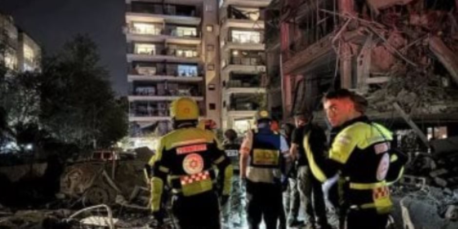 إعلام عبرى: إيران استهدفت 6 مواقع فى تل أبيب بشكل مباشر ووقوع 12 مصابا إعلام عبرى: إيران استهدفت 6 مواقع فى تل أبيب بشكل مباشر ووقوع 12 مصابا