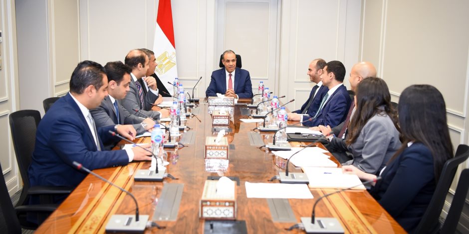 وزير الخارجية يجتمع بقيادات وأعضاء مكتب نائب الوزير لمتابعة ملفات التعاون الخارجي وزير الخارجية يجتمع بقيادات وأعضاء مكتب نائب الوزير لمتابعة ملفات التعاون الخارجي