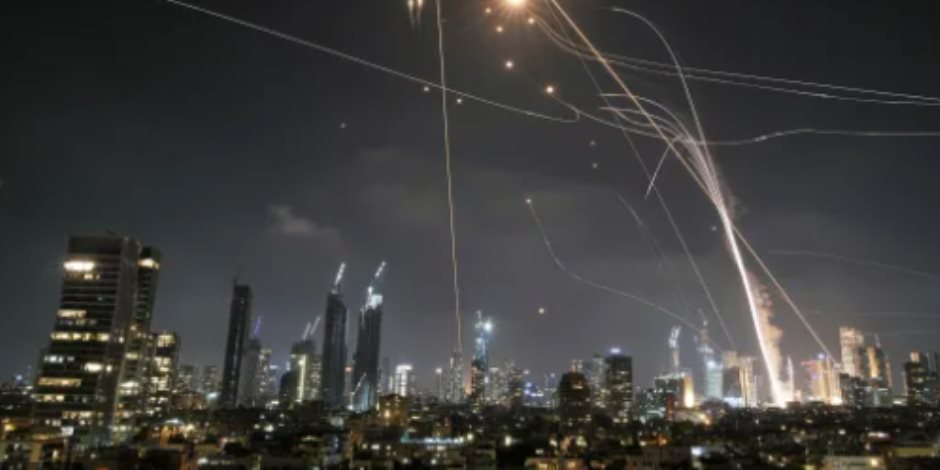 التليفزيون الإيراني يعلن بدء موجة جديدة من الهجمات الصاروخية على إسرائيل التليفزيون الإيراني يعلن بدء موجة جديدة من الهجمات الصاروخية على إسرائيل