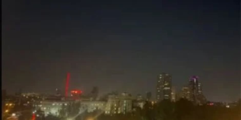 القاهرة الإخبارية : سماع دوى انفجارات فى شمال طهران القاهرة الإخبارية : سماع دوى انفجارات فى شمال طهران