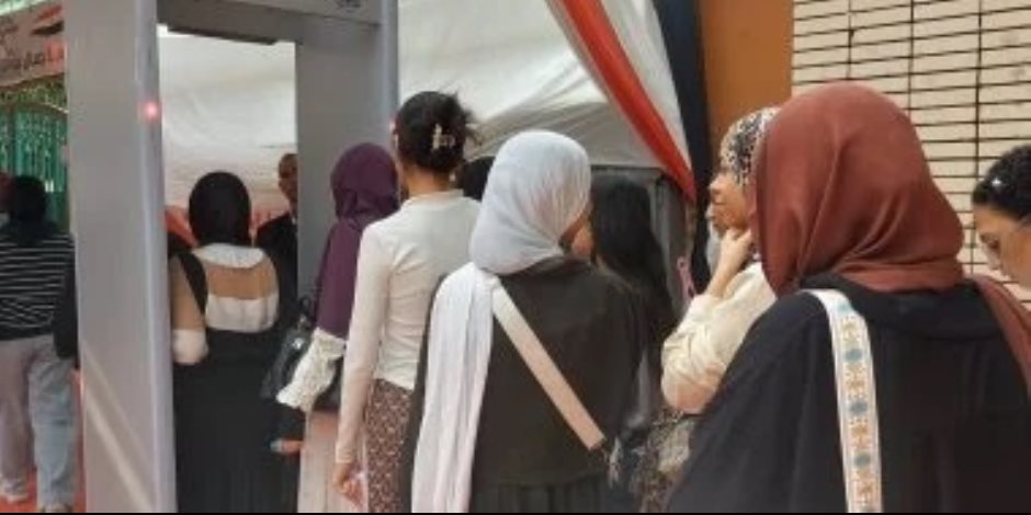 تفتيش دقيق وبوابات إلكترونية.. لجان الثانوية العامة ترفع شعار "لا للغش"