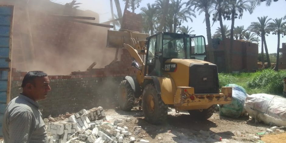 ضمن الموجة الـ26.. محافظ الجيزة: إزالة 27 حالة بناء مخالف وتعدٍّ على أملاك الدولة بالبدرشين ضمن الموجة الـ26.. محافظ الجيزة: إزالة 27 حالة بناء مخالف وتعدٍّ على أملاك الدولة بالبدرشين