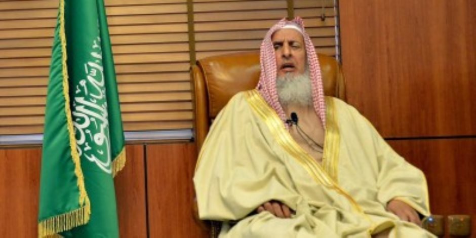 مفتي المملكة يستقبل السديس وأئمة وقيادات الشؤون الدينية ويشيد بجهودهم في خدمة الحرمين مفتي المملكة يستقبل السديس وأئمة وقيادات الشؤون الدينية ويشيد بجهودهم في خدمة الحرمين