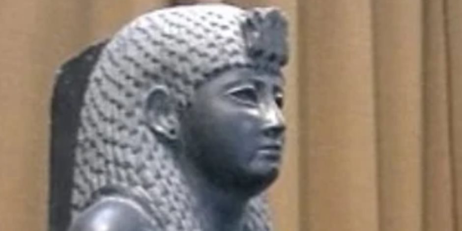 الملحق الثقافى المصرى بفرنسا: الإقبال على معرض "لغز كليوباترا" يعكس عمق العلاقات الملحق الثقافى المصرى بفرنسا: الإقبال على معرض "لغز كليوباترا" يعكس عمق العلاقات