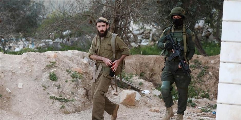 الاحتلال يعتقل 16 فلسطينيا جنوب الضفة.. وإقامة بؤرة استيطانية جديدة بالخليل الاحتلال يعتقل 16 فلسطينيا جنوب الضفة.. وإقامة بؤرة استيطانية جديدة بالخليل