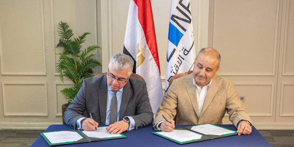 اقتصادية قناة السويس توقع مشروع «أورسا- UR-SA» التركية للمنسوجات الصناعية اقتصادية قناة السويس توقع مشروع «أورسا- UR-SA» التركية للمنسوجات الصناعية