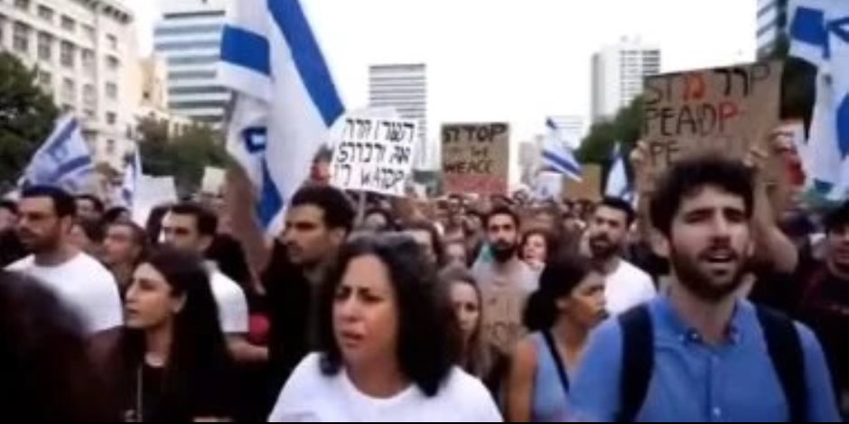 انتشرت منذ قليل .. مظاهرات فى إسرائيل تحت شعار "أسفين يا إيران" تثير الجدل على مواقع التواصل الاجتماعى 