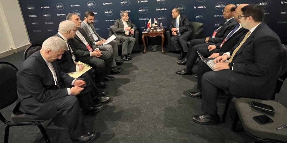 وزيرا خارجية مصر وإيران يتفقان على مواصلة التشاور للتوصل إلى حل للأزمة الراهنة يحفظ استقرار المنطقة وزيرا خارجية مصر وإيران يتفقان على مواصلة التشاور للتوصل إلى حل للأزمة الراهنة يحفظ استقرار المنطقة